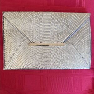 Vince Camuto Silver Snakeskin-Texture Envelope Clutch